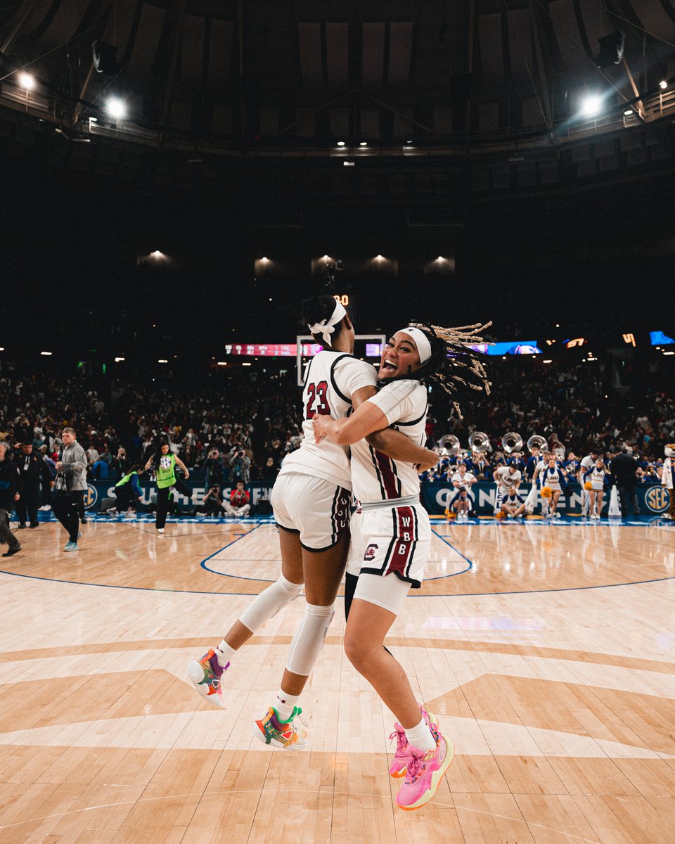 THIS MOMENT 🙌 @GamecockWBB x #SECTourney