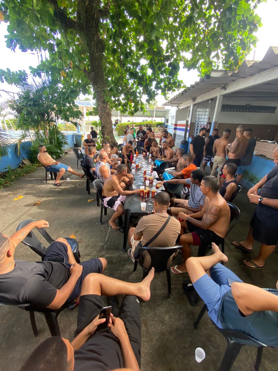 Raldeir2's tweet photo. Só gratidão, hoje foi dia de confraternização junto aos irmãos de arma. 1° / 12 . Parece que foi ontem e no dia 1/03/24 completamos 12 anos de amizade e união. #Quartel #FAB #P_A #INFANTARIA #MaisqueAmigos #SomosUmaFamilia https://t.co/zQkX3MfjM9
