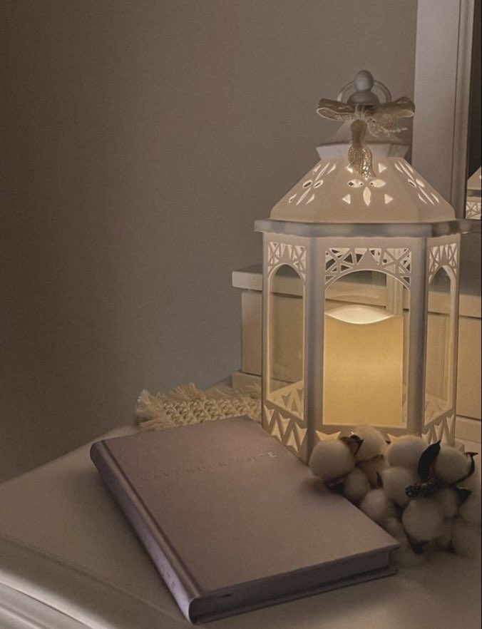 #١_رمضان 

اللهُم صُب السرور في قلوبنا صبًا واجعل قادم أيامنا يحمل لنا من الخير والفرح فوق مانأمل .