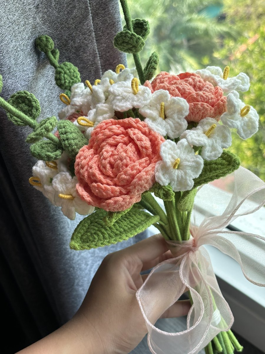 iscreamonmonday's tweet photo. ช่อกุหลาบสีพีช🍑 https://t.co/MFEdzz1LJF