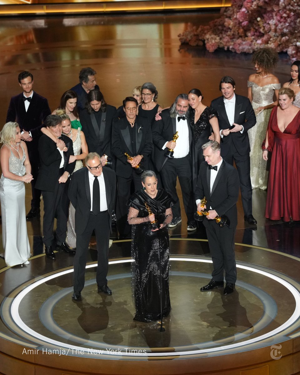 “Oppenheimer,” Christopher Nolan’s hit drama about the man who helped create the atomic bomb, won best picture. That victory capped a huge night for the film, which won seven Oscars total. nyti.ms/3Tvuax2