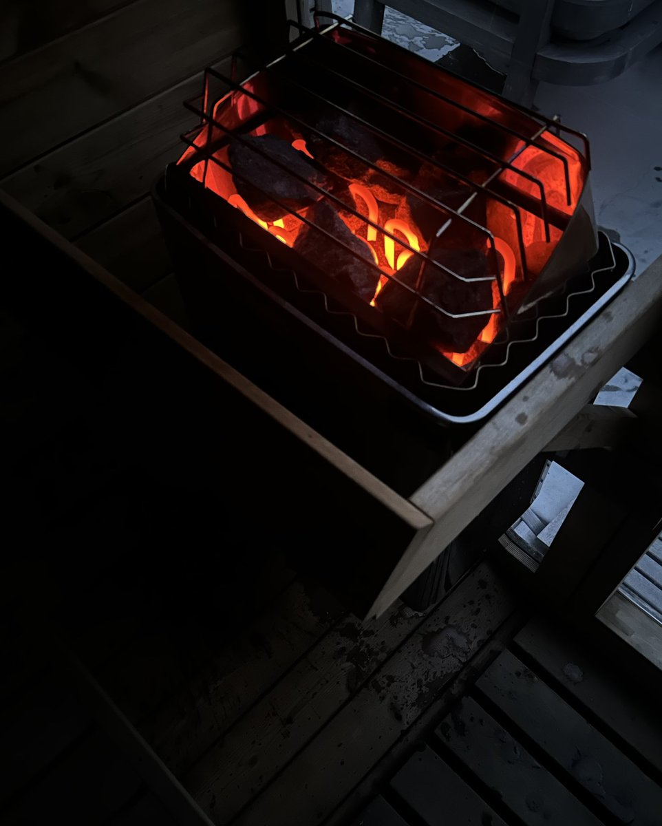 Ross Mackay tweet media