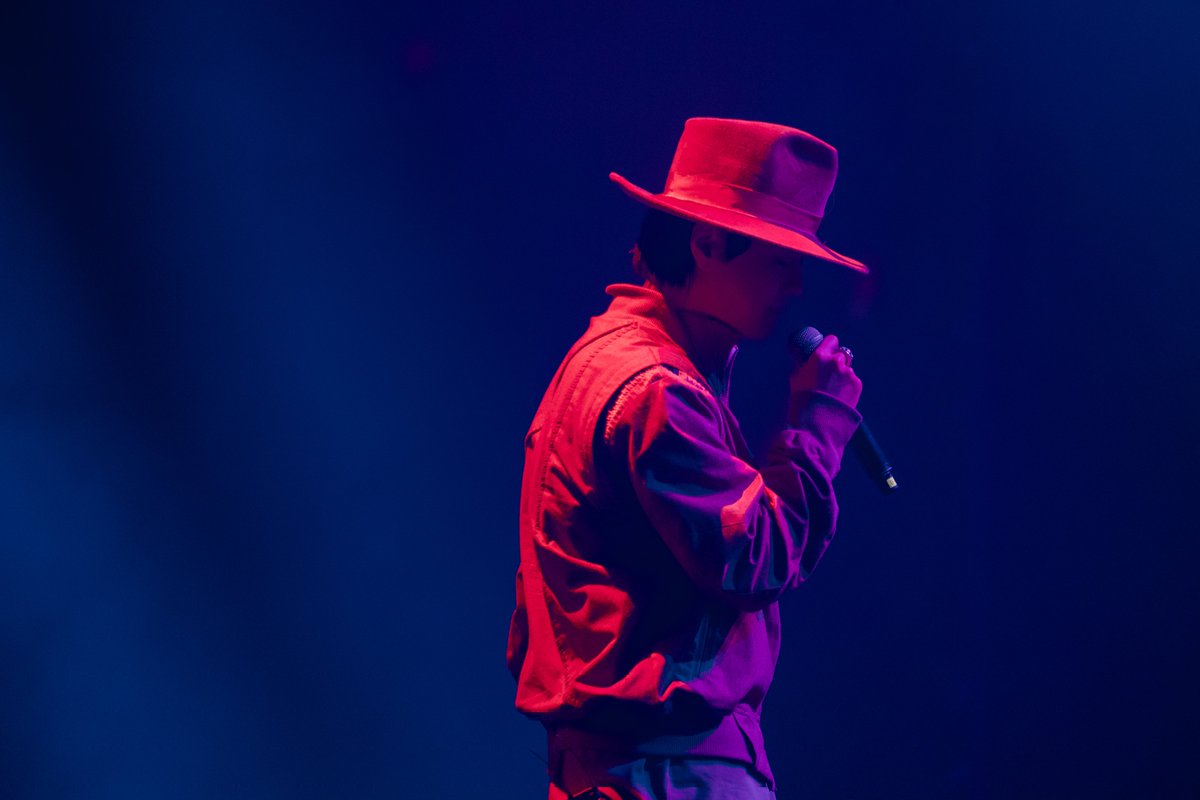 KpopStarzLive's tweet photo. [#DEANTabberMY] Official concert photos 3️⃣

 #DEANwithTabberLiveinMalaysia #DEANinKL #TABBERinKL #DEAN #TABBER https://t.co/cQ0daA6iBg