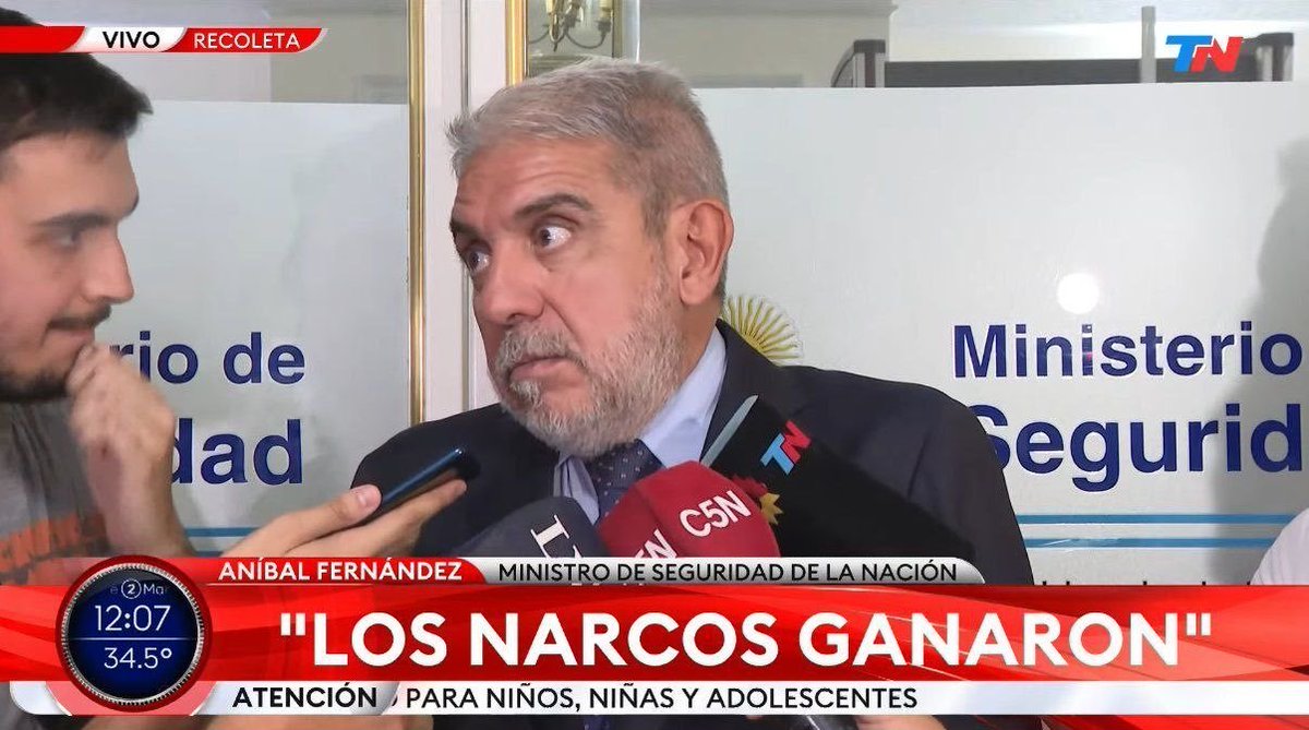 Ustedes eran muy chicos, pero en 2023 tuvimos un Ministro de Seguridad que dijo que "LOS NARCOS GANARON"

Cuántas venimos soportando los rosarinos... ¿no?