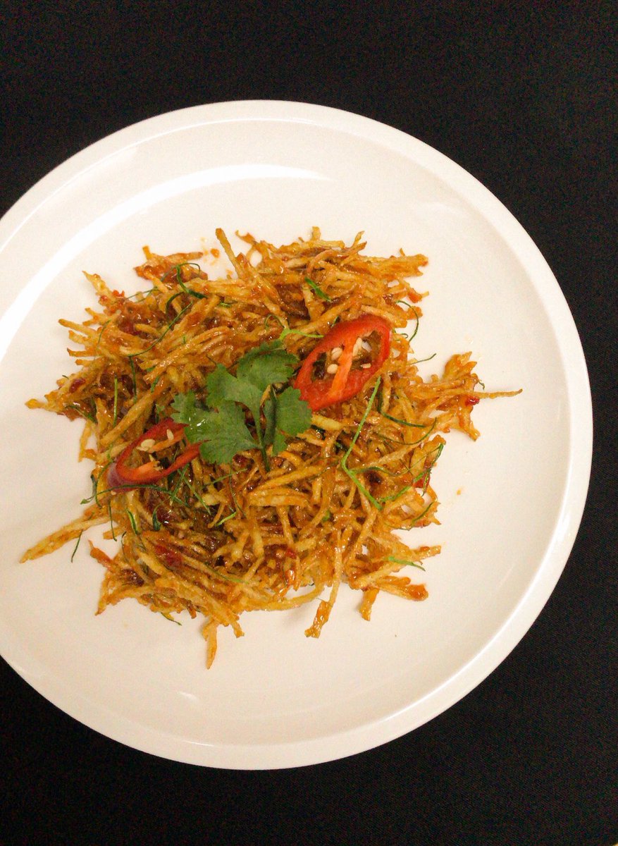 kindymoh's tweet photo. Aku mau re-share resep Kentang Mustofa yang udah pernah dibuat.. Buat kalian yg mau stok buat buka sahur/buka puasa bisa cobain resep kentang mustofa ini pake nasi anget bikin nambah nasi 😂

Resep dibawah yaaa gais🙌 https://t.co/hLQYg73eqk