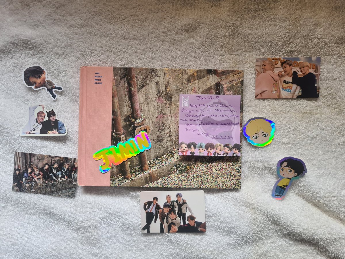 #feedbackpositivo para a <a href="/LuluhSH/">Luiza</a>, que me vendeu o álbum ynwa rosa.
Veio super bem embalado e com mimos. Hiper recomendo!
Obrigada flor