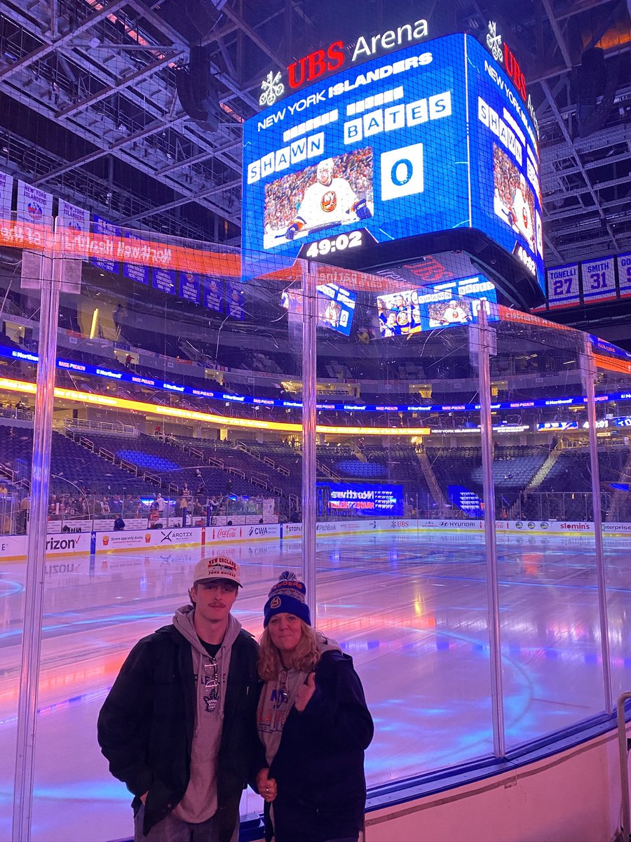 Love when my On-duty firefighter son(Toronto Maple Leaf fan) checks on his dear sweet Mother when her favorite AHL hockey team doesn’t win…
#lovemyboy🚒