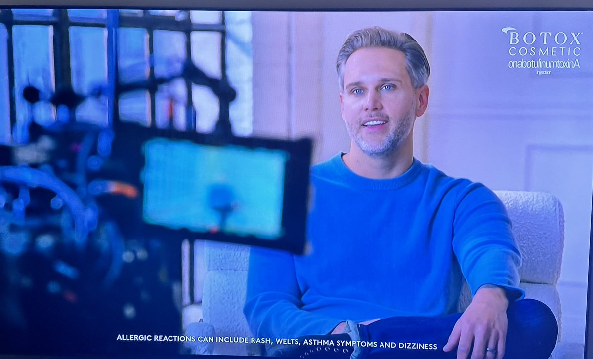 Moviegino's tweet image. I love that one of the advertisers on #Oscars is #botox  #truthinadvertising