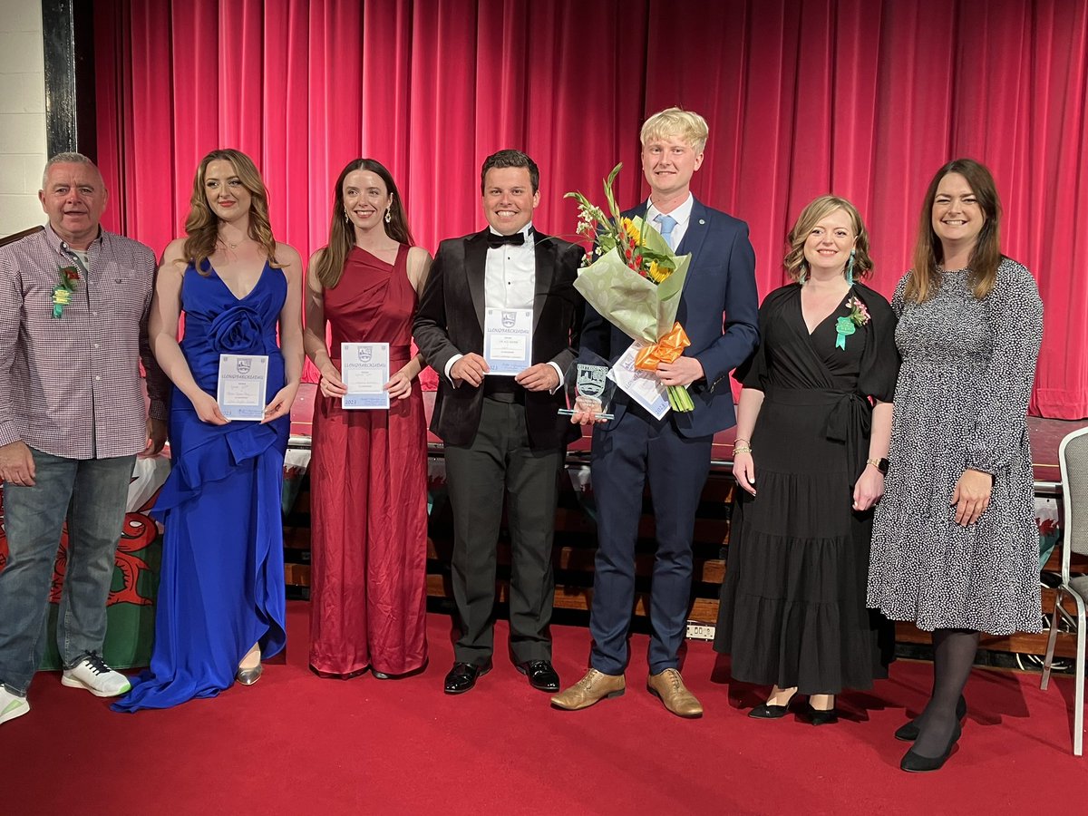 Rhiannon Lewis tweet media