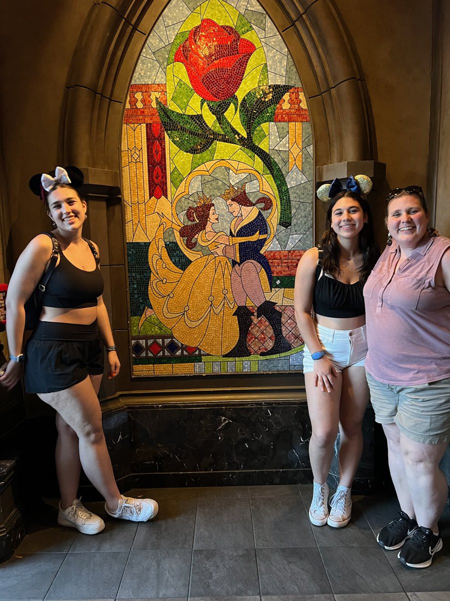 EYanni2026's tweet photo. Fun weekend before HS ball starts tomorrow! Girls trip to Disney with my mom and sister and a stop @UCF_Softball to see them play Kansas. So nice to see @SamanthaDelhoyo! @CoachBallMalone @Becca_Mueller01 @jenn_salling @cassady_brewer @LadyDukesMchale @Ladydukesnj @S_McHale12 https://t.co/6Azzkr7dvX