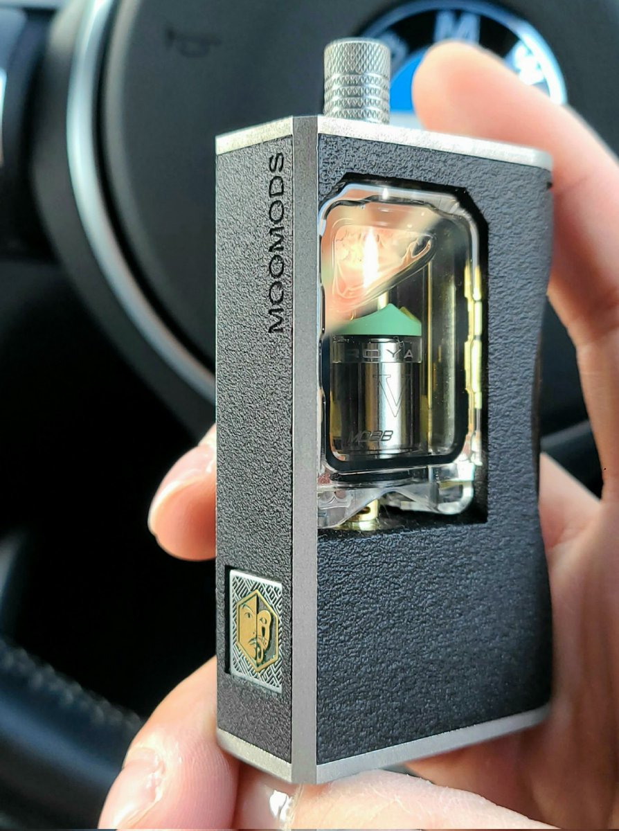 bvl_m's tweet photo. いい天気ー☀️
寒いけど‥🥹

#MAIO #MOOMODs #Monarchy  #vape https://t.co/fbPANdUlo8