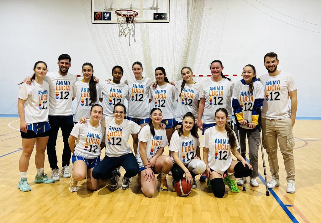 Mucho ánimo para nuestra Lucia Del Valle, que deberá de estar de baja algún tiempo. 
Con tu fuerza, entrega y sacrificio volverás pronto Lucia! Y más fuerte!!

Te echaremos mucho de menos en la cancha. Sin duda. Pero superaremos esto contigo, juntas 😘😘😘

Te queremos Lucia!!😍