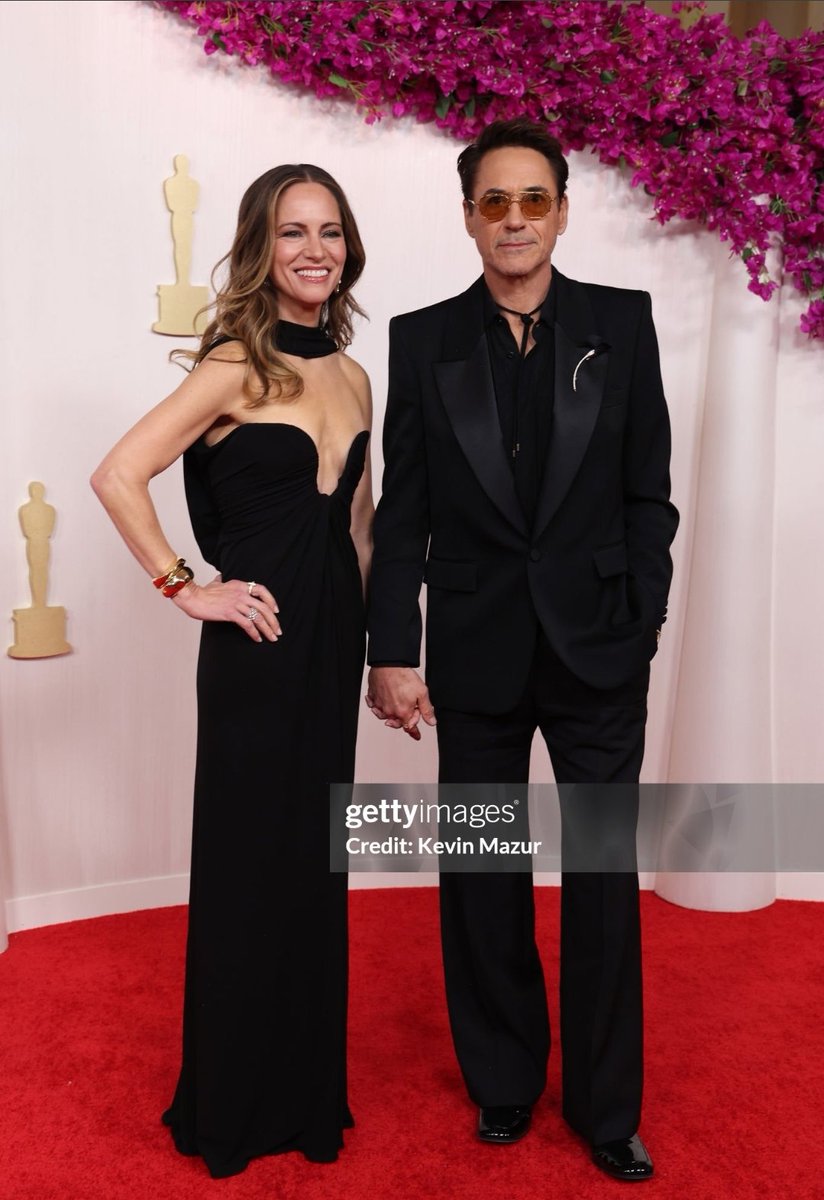 TeamDowney1965's tweet photo. Red carpet arrivals of the 2024 #Oscars  #RobertDowneyJr and #SusanDowney https://t.co/t7mZVUPuBV