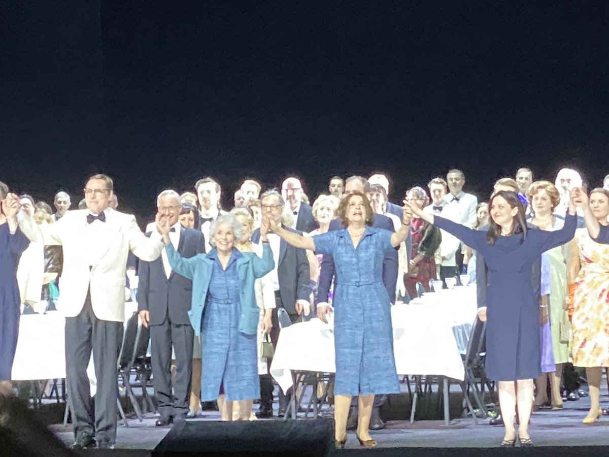 WandererSite's tweet photo. soirée particulièrement forte à @bay_staatsoper Die Passagierin de Weinberg sur le poids de la responsabilité après la Shoah . Musique extraordinaire dir #Jurowski et MeS #Kratzer rigueur glaçante. Faites le voyage ! Cast magnifique ! 
#SophKoch @ElenaTsallagova 🤩 https://t.co/NGuzHxwWjO