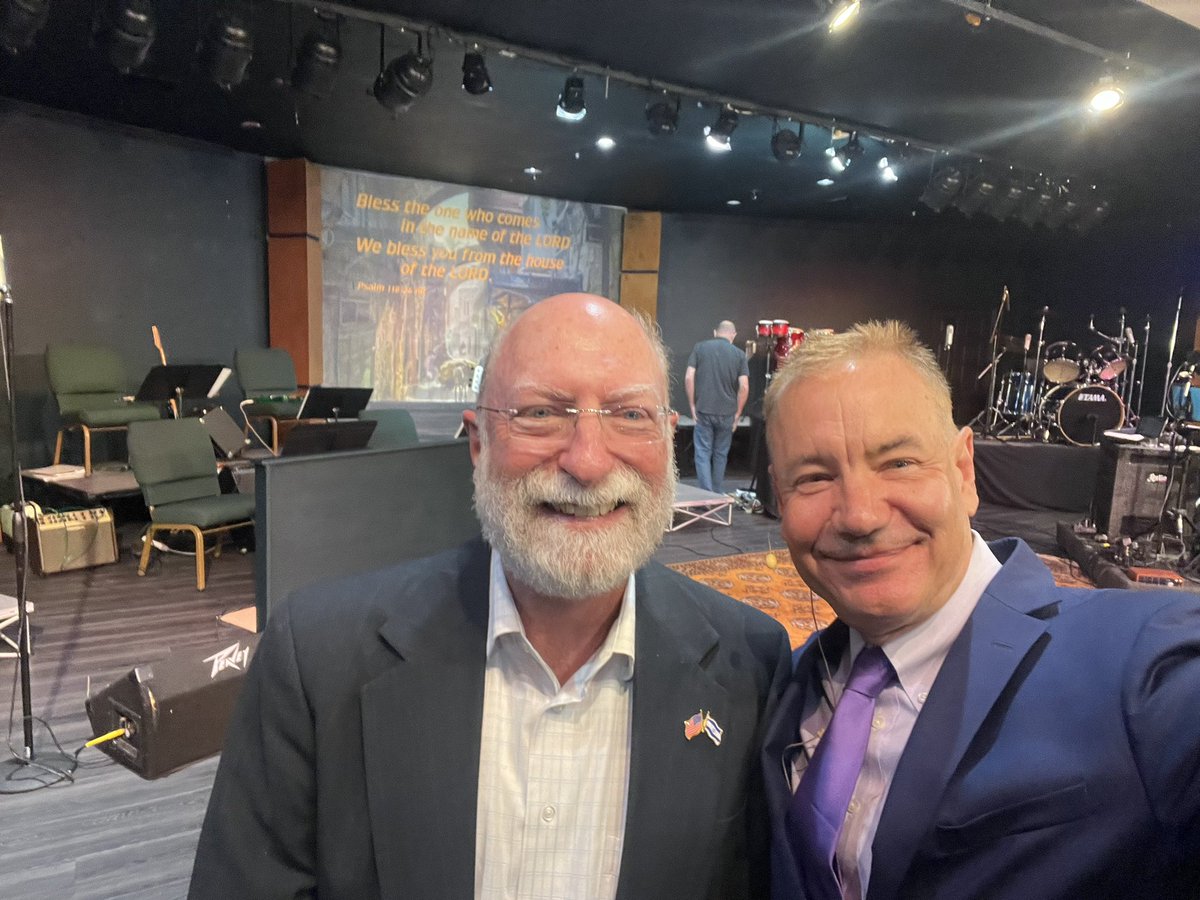 Honored to give the sermon today at New Life Community Church on Stewardship of Our Bodies… taking care of the body God has given us as best as we can. Thanks Pastor Thomas!!🙏 <a href="/MayoClinic/">Mayo Clinic</a> <a href="/mayoclinicsport/">Mayo Clinic Orthopedics and Sports Medicine</a> #exercise #physicalactivity