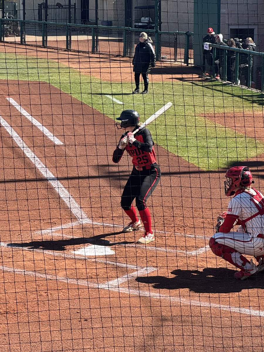 CoachEdMarcum's tweet photo. Enjoyed watching @kendalcalvert2 &amp; @alexa_holman  for @IUPUISoftball vs @IndianaSB today. Alexa pitched to @kkinseymitchell who flew to Kendal in cf.  #NPSoftball 
#DragonsInCollege https://t.co/7ilMdJrcsM