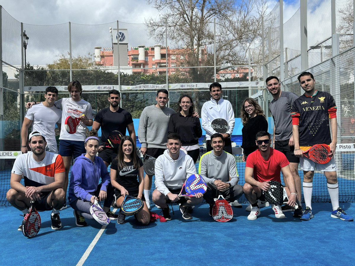 🎾 Ha tenido lugar en Fuengirola el I Torneo Benéfico de las @JSAMalaga Un día lleno de deporte y socialismo!