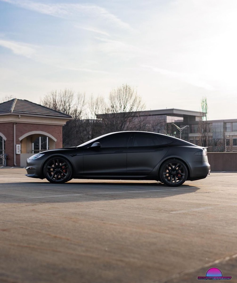 MonroeKapital's tweet image. I got a little bored and added a new wrap to the whip. S/O to @WrapEffectsKC for the first class work. #modelsplaid #Tesla