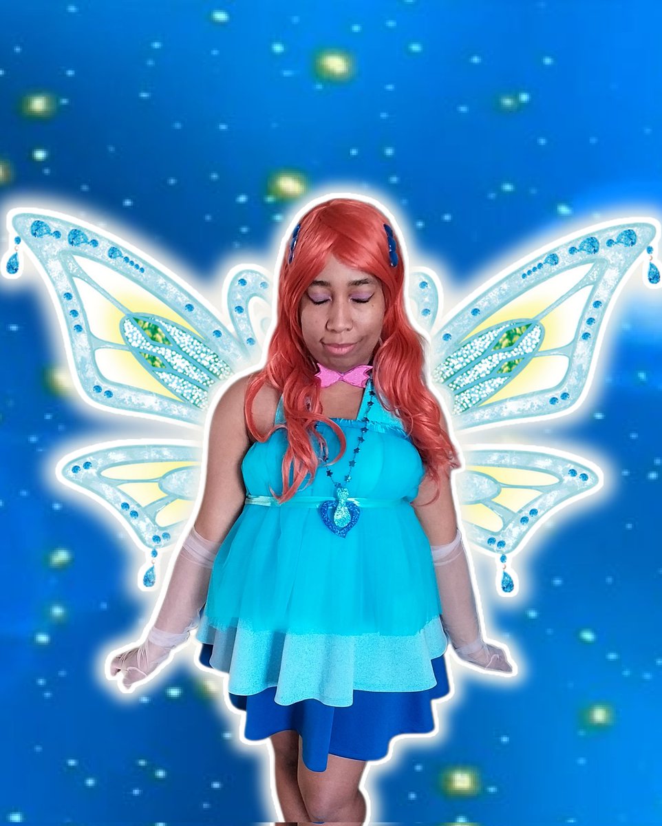 LorealHarris1's tweet photo. My first time doing Bloom's fairy form. Her enchantix but still. Wish I had the wings for reals though #WinxClub #Enchantix #BloomWinxClub https://t.co/RGhhO2MHom