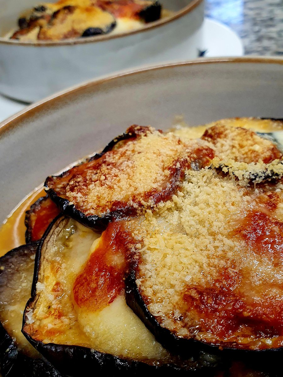Canvetto's tweet photo. Rieccoci....
Primi weekend di aperture.
Parmigiana con bufala DOP e Sbrinz.
#grottolabaita #grotti #ticino #lagomaggiore #turismo #Influencer #parmigiana @ticinoturismo @_ticino https://t.co/1VaNEX8FcN
