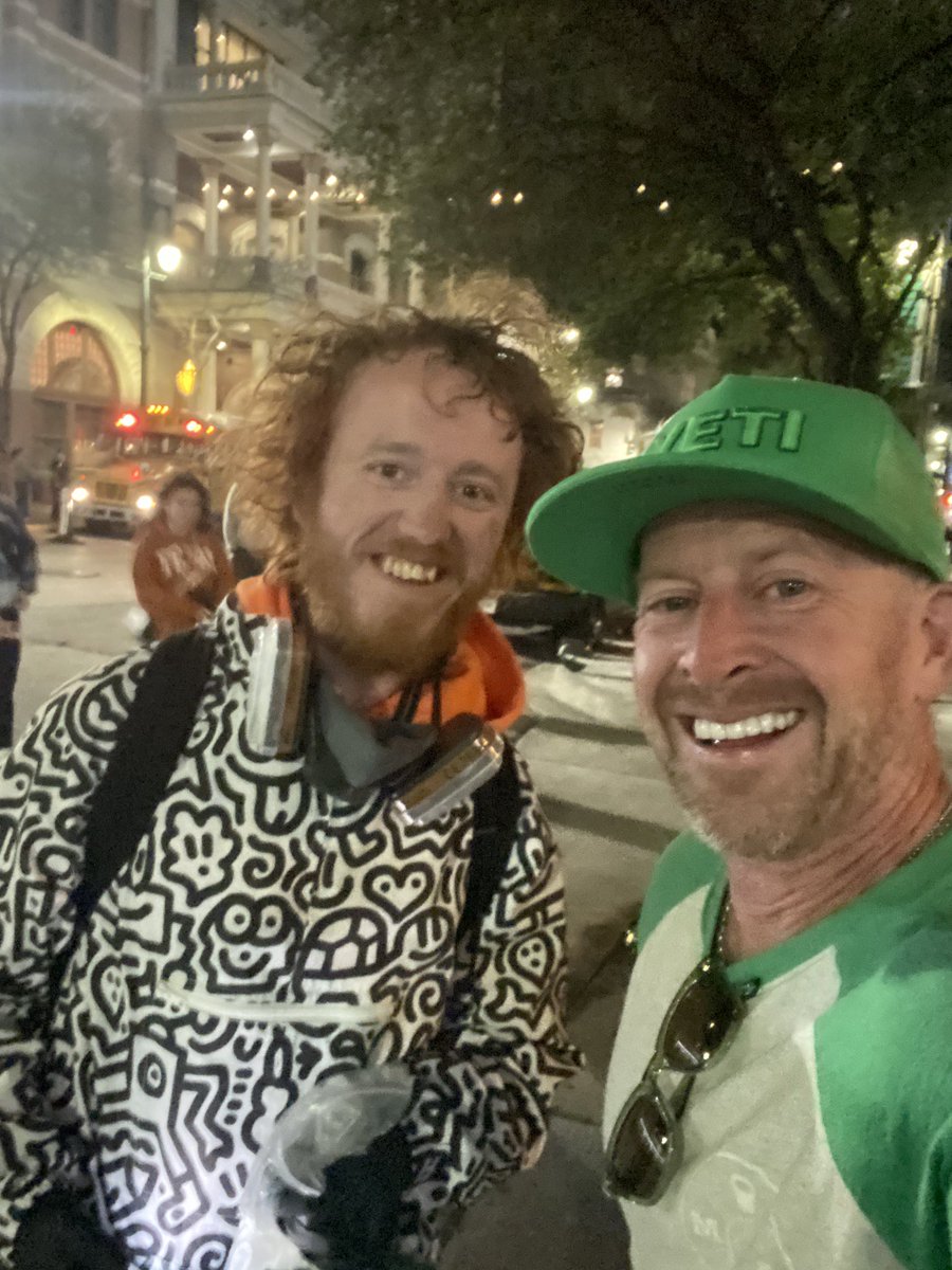 BrothaMiles's tweet photo. @itsmrdoodle Mr Doodle!! So great to meet you last night! Been following you a while now! My post will follow! https://t.co/3stLoyFrId