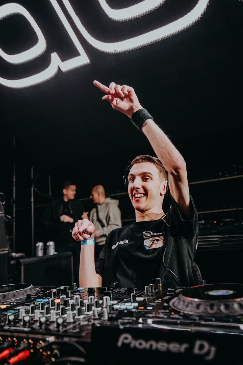 Jake Smith tweet media