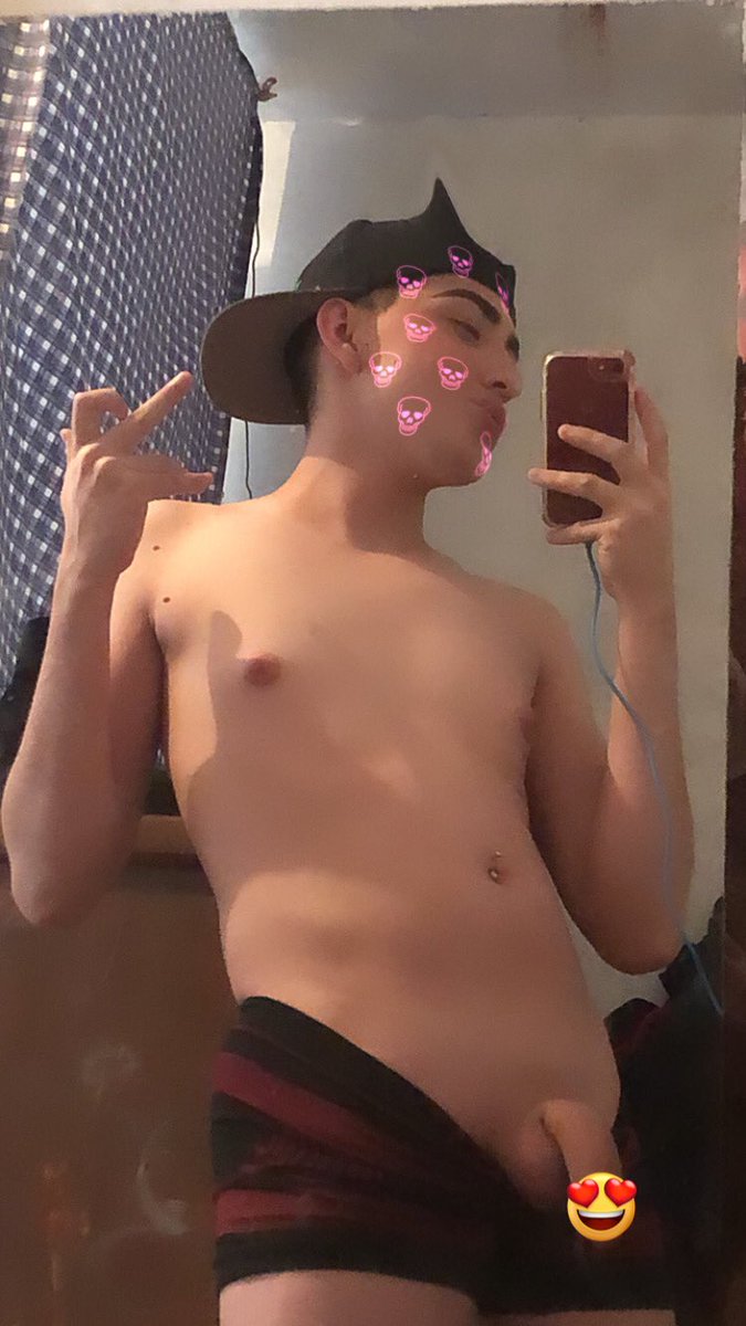 Alex_ortega00's tweet photo. Te invito a mi cuarto 😘 https://t.co/hb1yPbwZXn