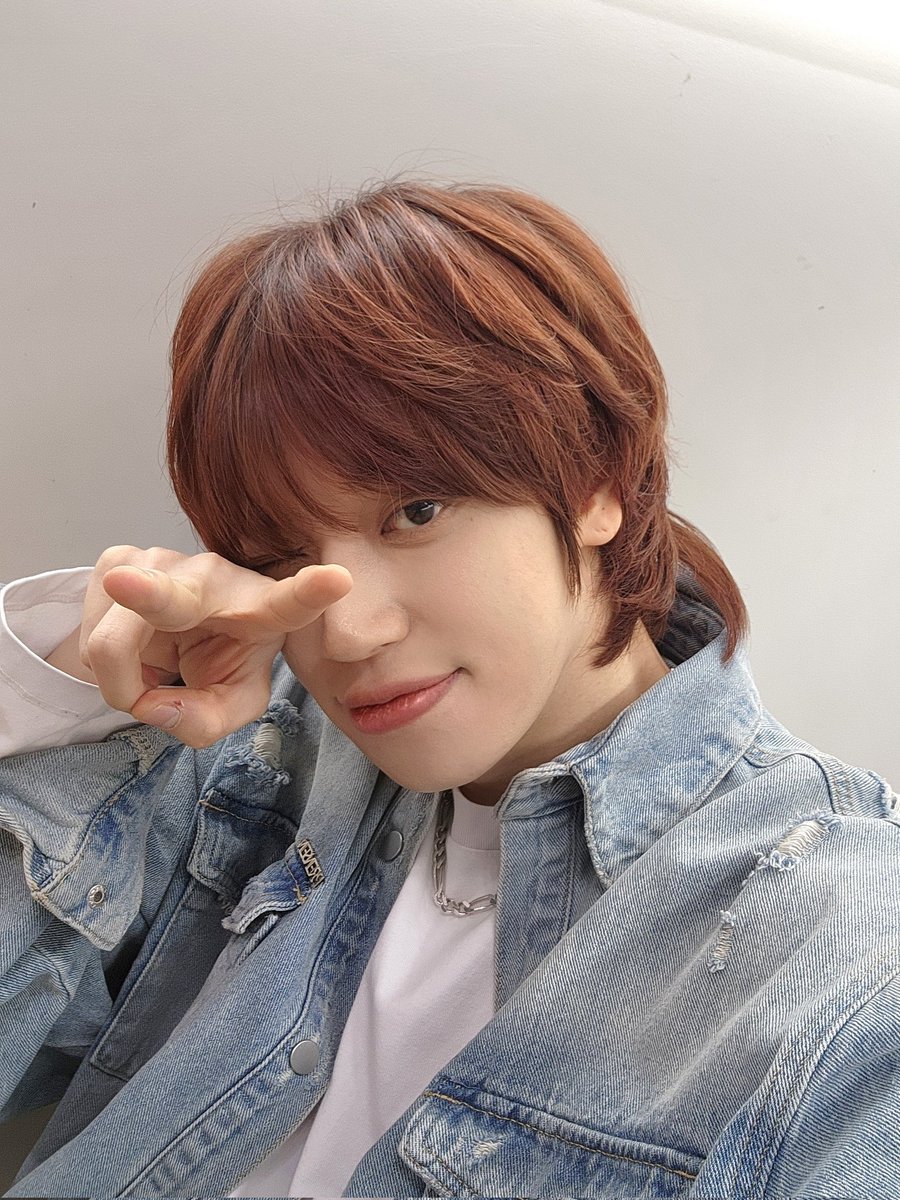 [#녤모닝👋]

녤모닝 ㅎ
잘 출근 중이신가~??
콘서트가 이제 일주일도 안 남았다니
안 믿겨 ㅎ
이번 주 우리 서로 열심히 일하구
일요일날 진짜 재밌게 놀자!!!
다들 놀 준비됐지?? ㅎ
이번 주도 힘내❤️

#니엘 #NIEL