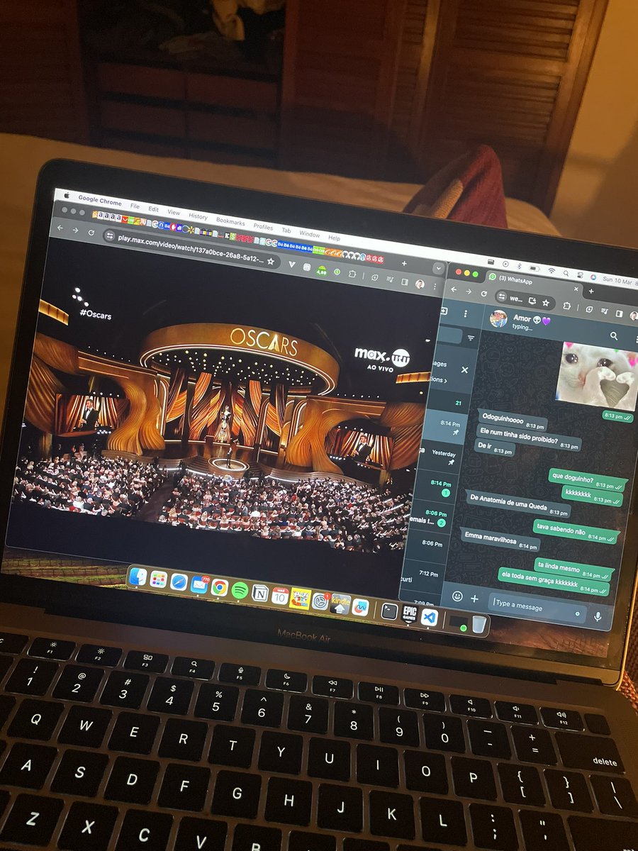 nik4n's tweet photo. Assistindo e comentando o Oscar com meu amorzinho #Oscars https://t.co/v3P3Zsl3ED