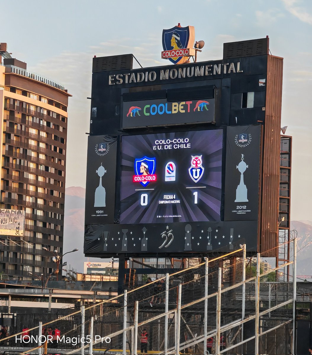 gonzalo_quiroz's tweet image. Y una vez ocurrió... Gran 1er tiempo de #laU, luchando cada pelota con presión alta, el 2do fue para #ColoColo que adelantó líneas. Los azules aguantaron con un Castellón que creció en confianza. Partidazo de Poblete, Zaldivia, Hormazábal y Fernández. Álvarez queda en la historia