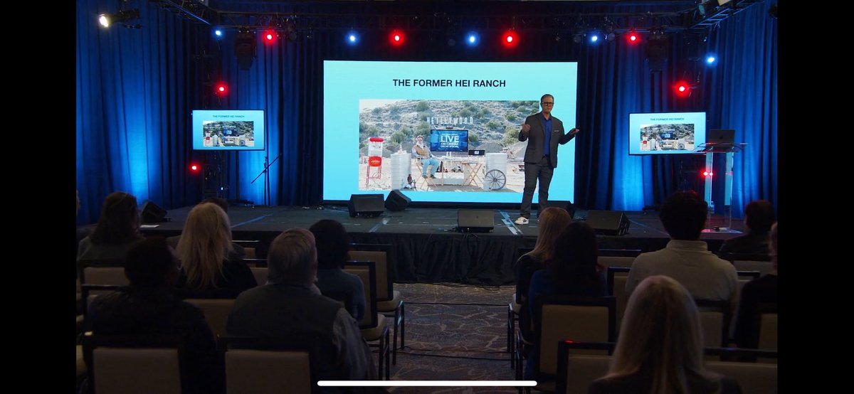 LauraRyanSays's tweet photo. Lithium can turn into Hei Points!! @timheidecker giving this keynote is better than Steve Jobs introducing the iPhone! #OnCinemaOscarSpecial #OCOS11 #amatocon https://t.co/DBQTRPGxYy