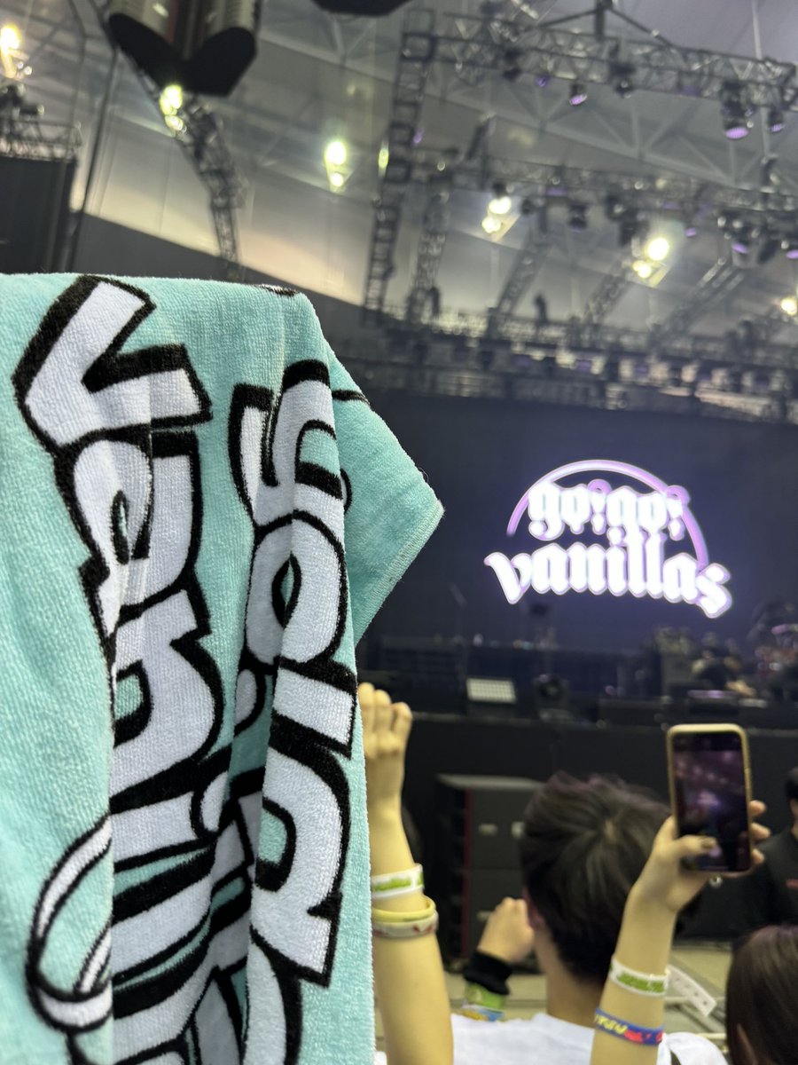 kzk_music2525's tweet photo. 「MAKE YOUR DREAM」
夢のような時間を作ってもらった。ほんとにバニラズ大好き😭この7バンドが集まるなんてほんとにすごい事だし見れてよかった‼️
#バニラズ
#MAKEYOURDREAM https://t.co/8O3dB6YRUt