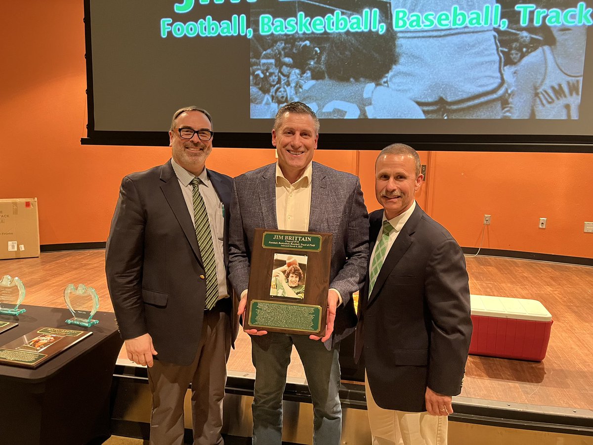Congratulations to these TBird Football 2024 Tumwater Athletic Hall of Fame inductees. Each of these men played at Tumwater, and all four went into education/coaching as adults to pay it forward.

Zach Johnson
Matt Johnson
Rob Hinkle
Jim Brittain

🔰🏈 #NGUNNGU 🏈🔰