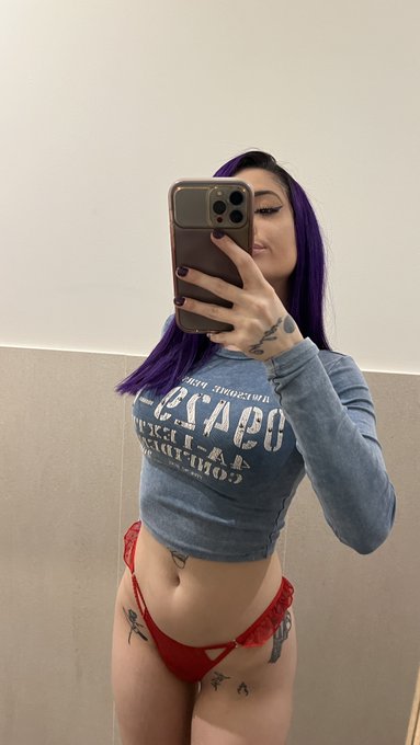 Buaa que pereza de lunes... hoy solo me puede salvar una cosa🖖🖖Que haces tu para ir tirando los lunes