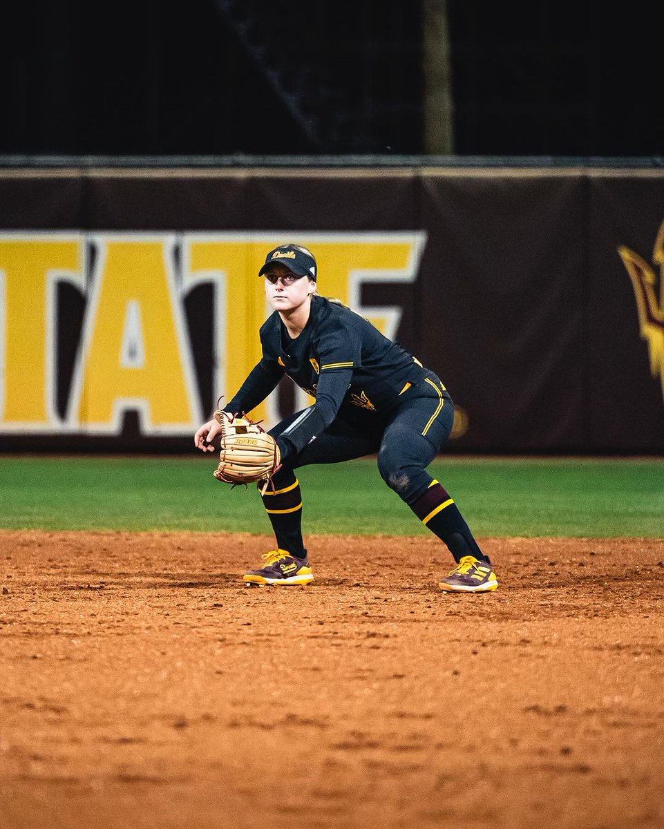 THE SUN DEVILS TAKE DOWN THE HUSKIES 🔱 Arizona State dominates grabbing the upset win by defeating No. 5 Washington, 9-3! #NCAASoftball x 📸 IG/sundevilsb