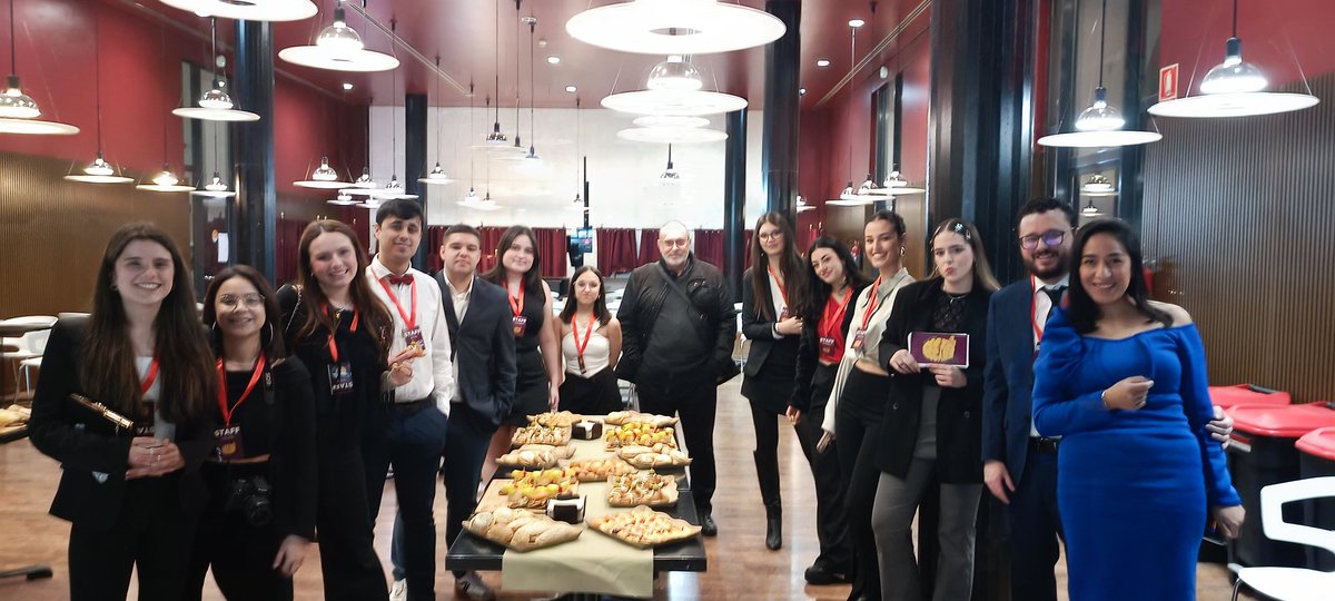 GuillemSuau's tweet photo. Després de la gran #NitdelsOscarUdL organitzada per l'alumnat de #CiPAV seguim amb els premis de Hollywood https://t.co/fpxyhzU7ye