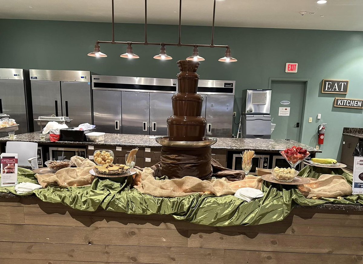 fwcfountain's tweet photo. Fort Wayne Chocolate Fountain giving back to the community at The Boots and Bourbon fundraiser at The Lodge at Camp Red Cedar in Fort Wayne IN https://t.co/mp6RNYt4O8