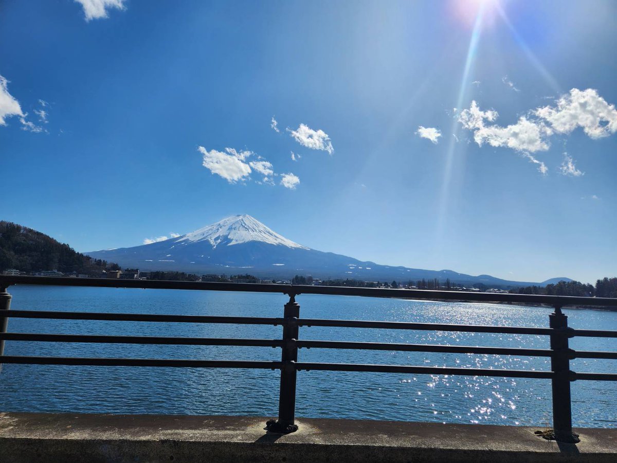 workszerodesign's tweet photo. 先日の河口湖　冬の富士山
とてもきれいでした！
ちょっと足をのばしてリフレッシュできました✨ https://t.co/yjSQSVadNH