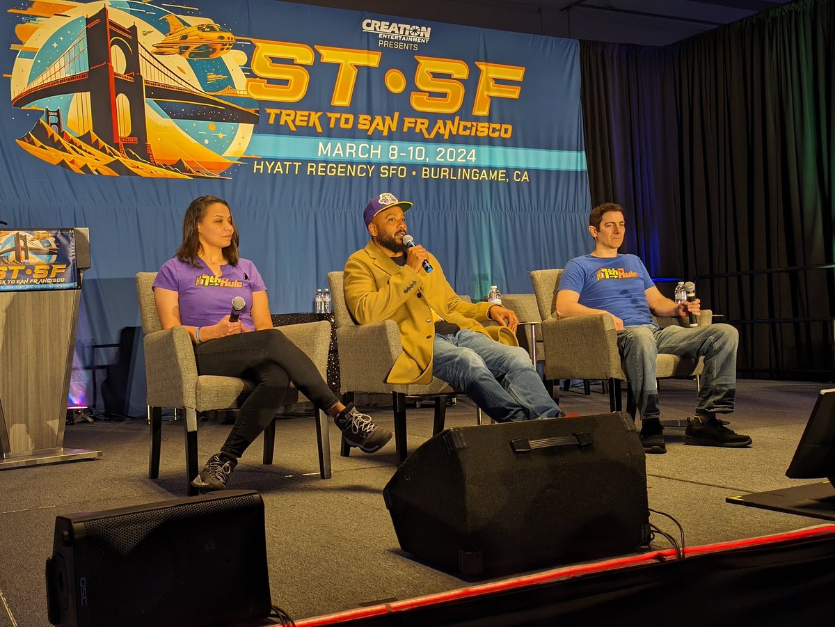 Ryan T. Husk, Cirroc Lofton & Malissa Longo of the @7thRule podcast on stage at #STSF. Cirroc talking about being thankful for Jake/Nog friendship storyline in #StarTrekDS9 and how the embodied franchise theme of strength in differences.
