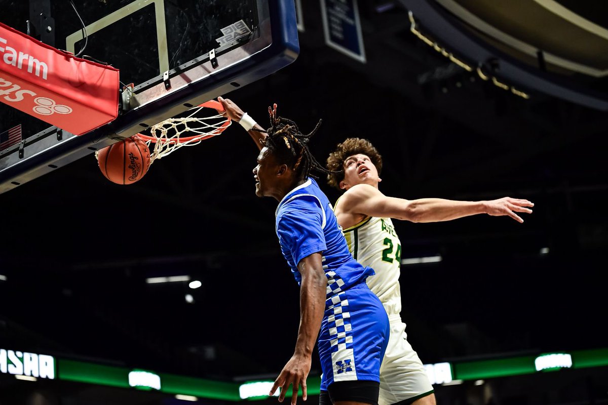 TheReportOhio's tweet photo. 💥 Holden’s slam coming in crisp by 📸 Kyle Hendrix 

@HHSBigBlueAD @DAWGPOUND_HHS @BigBlueBoysBB @coachkhiggs @gmcsports https://t.co/hUfcdxlWIr