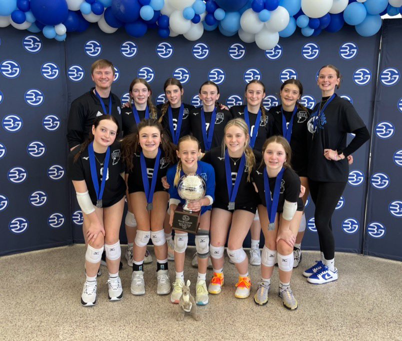 dillontaylor4's tweet photo. Had a blast this weekend in Louisville! The Roos continued to show how much theyβve grown this season. Only up from here!!! #COApride @COAvball @COArecruit https://t.co/lWZor6us04