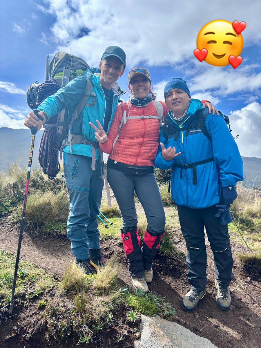 AstudilloAv's tweet photo. ¡Tres cracks de la montaña!
Gracias @karlmtb por motivar a los #Parolos @rosaelenalban @Budu8517
Ese Cayambe no se hace solo… verdad @AVAstudillo @Patoarevalo1984 🏔️ https://t.co/rMj0iFGjiQ