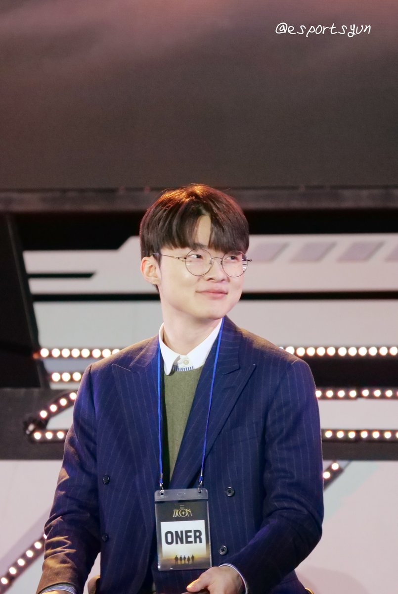esportsyun's tweet photo. 231230 T1CON
Faker ์ด์ํ
#T1con #T1 #ํฐ์์ฝ #faker #ํ์ด์ปค #์ด์ํ https://t.co/MkVEfFfF0I