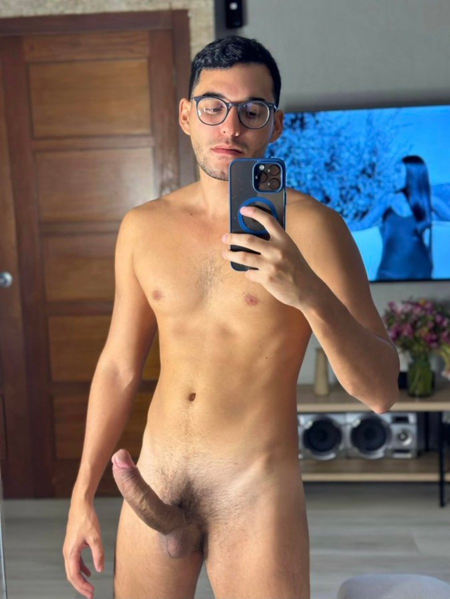 HOMBRESENSUALI's tweet photo. Sigan a 💙@kevxandrew💚
#HombreSensual #Guapo #Atractivo #Hot #Sexy #Encantador #Post14 #T22024 https://t.co/Zz3FDgDO5D
