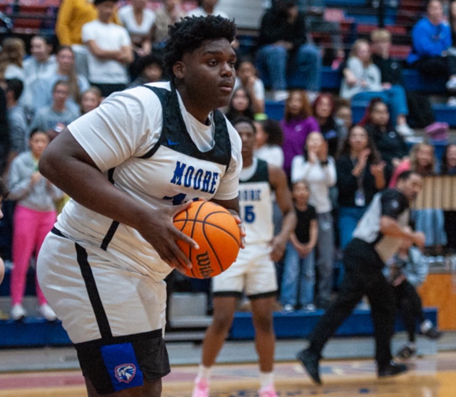 After a conversation with coach Woodford, I’m blessed to receive an offer from Benedictine University Mesa🙏🏾