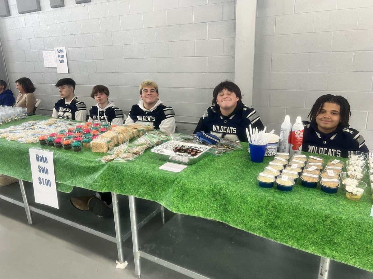 Coach_LMurphy's tweet photo. What a great day of bingo for wildcat football. Thank you to everyone who came out to play today! https://t.co/IBo6Jd2yxK