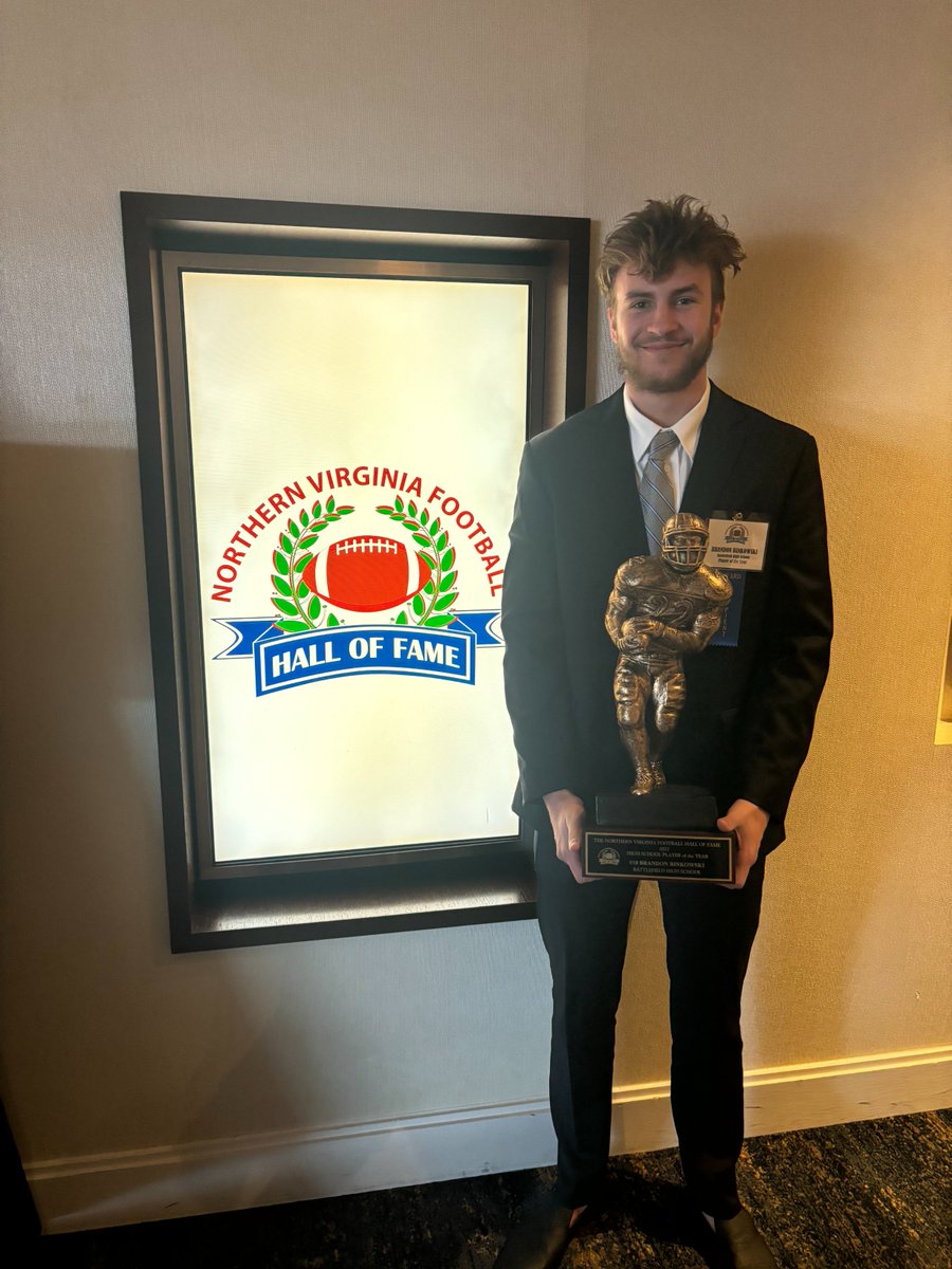 Thankful to be named Player of the Year by the Northern Virginia Football Hall OF Fame! Thank you @CoachHatfield1 and @NoLookCrew_32 for all of your support over the years! @Bobcatsfballva @Bobcat_Pride1