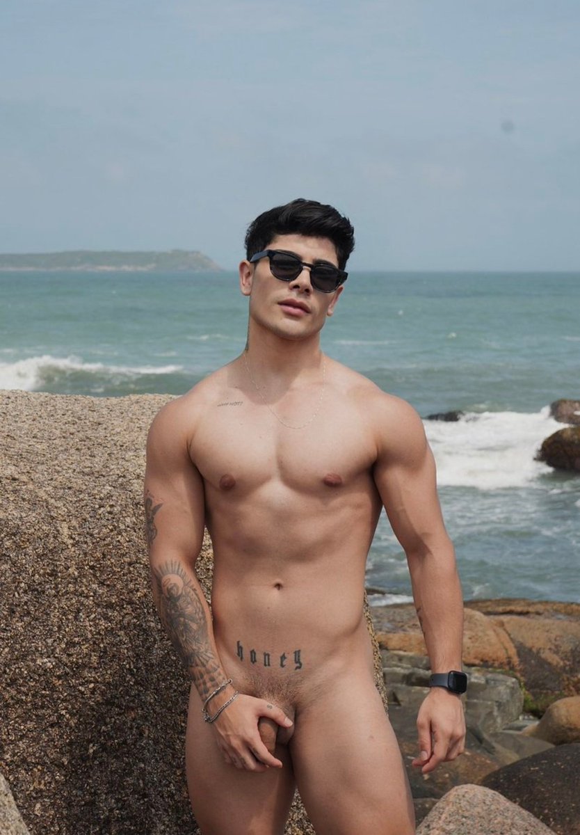 HOMBRESENSUALI's tweet photo. Sigan a 💚@pedrcrocha💙
#HombreSensual #Guapo #Atractivo #Hot #Sexy #Encantador #Post17 #T22024 https://t.co/gUSjuL9jR2