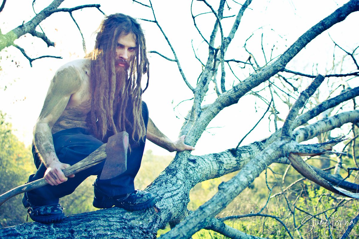 SShamanblood's tweet photo. I got a question to axe yall. Do any of you use discord?
.
.
.
.
#discord #dreads #dreadlocks #axe #naturephotography #bearded #question #QuestionOfTheDay https://t.co/NiokXKMA1Y