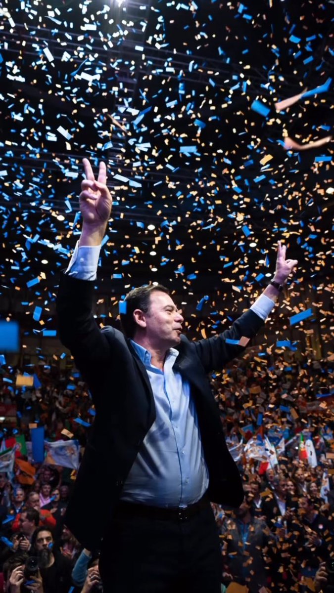 As urnas fecharam.

Na última freguesia a AD consegue ter mais votos que o PS.

A AD ganhou as eleições e o CDS volta a assembleia da república.

Viva Portugal 🇵🇹  #legislativas2024